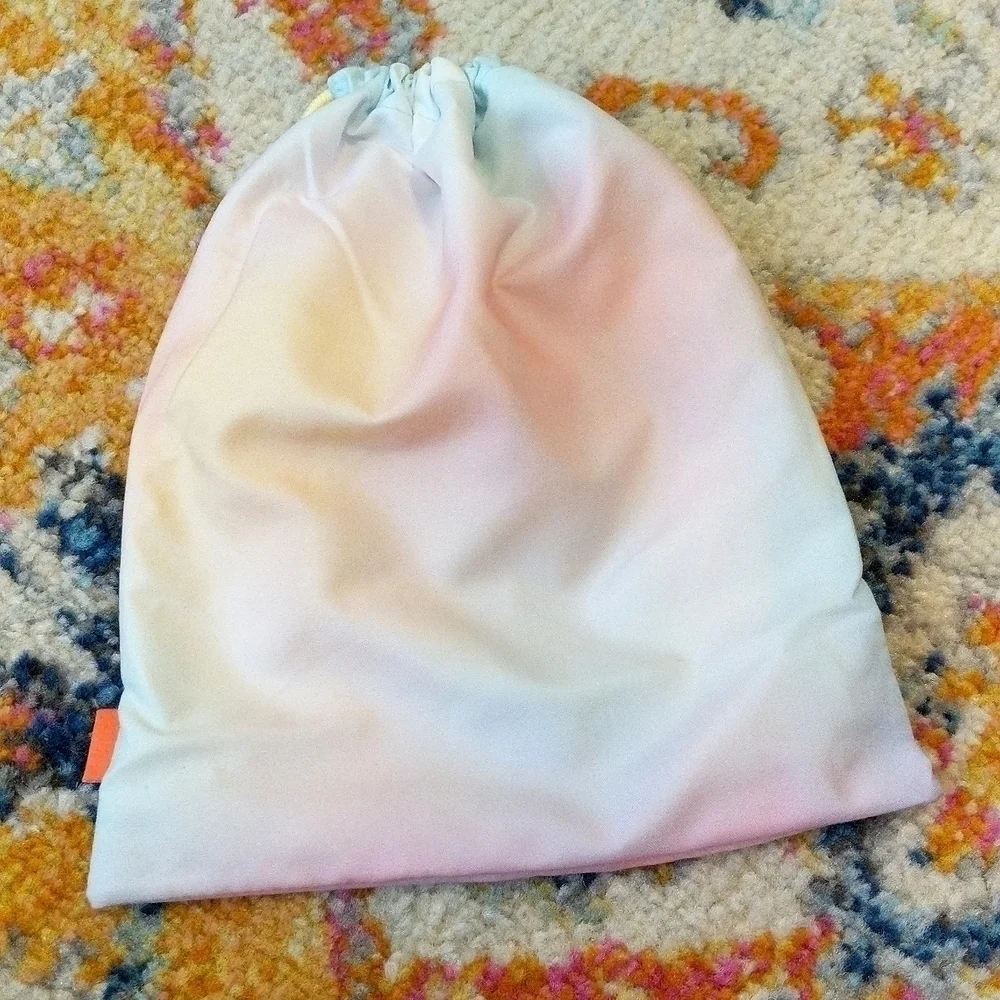 ipsy Happy Vibes Tie Dyed Pastel Smiley Face Glam Bag Plus January 2022